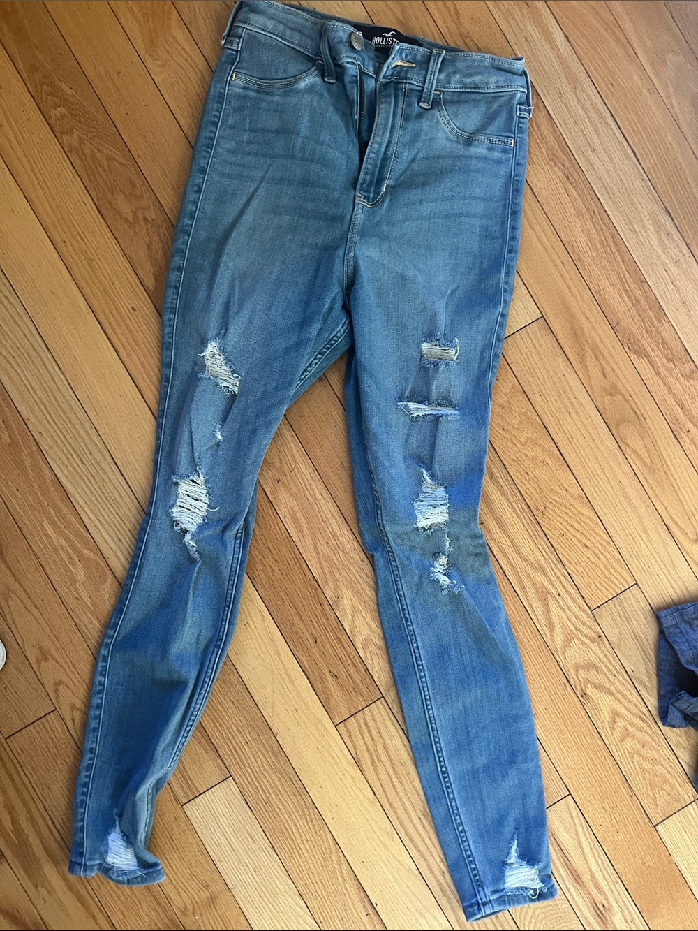 Hollister Light Blue Ripped Women’s Skinny Jeans